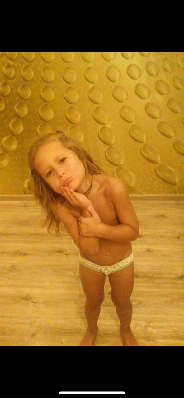 Мілана в дитинстві
